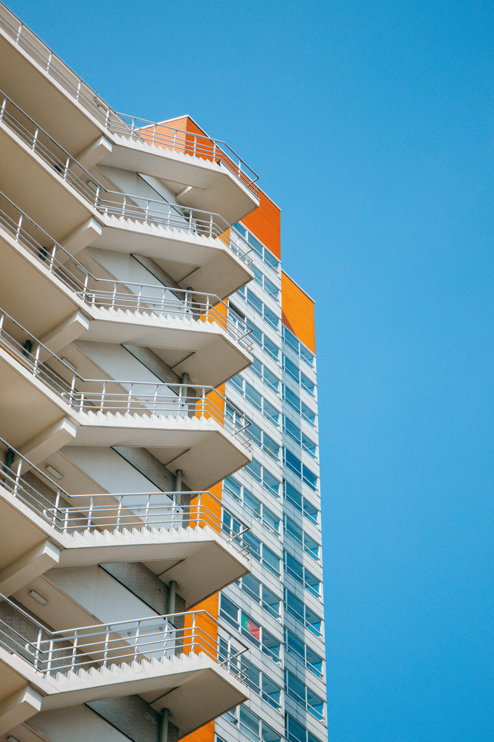 Moderne Architektur mit Balkonen im Zentrum von Rotterdam